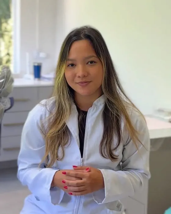 Consultório equipado da Odonto Premium com profissional da equipe